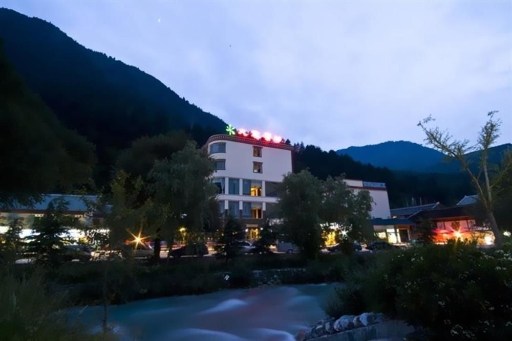 An E Courtyard Hotel Jiu Zhai Gou Branch Jiuzhaigou Buitenkant foto